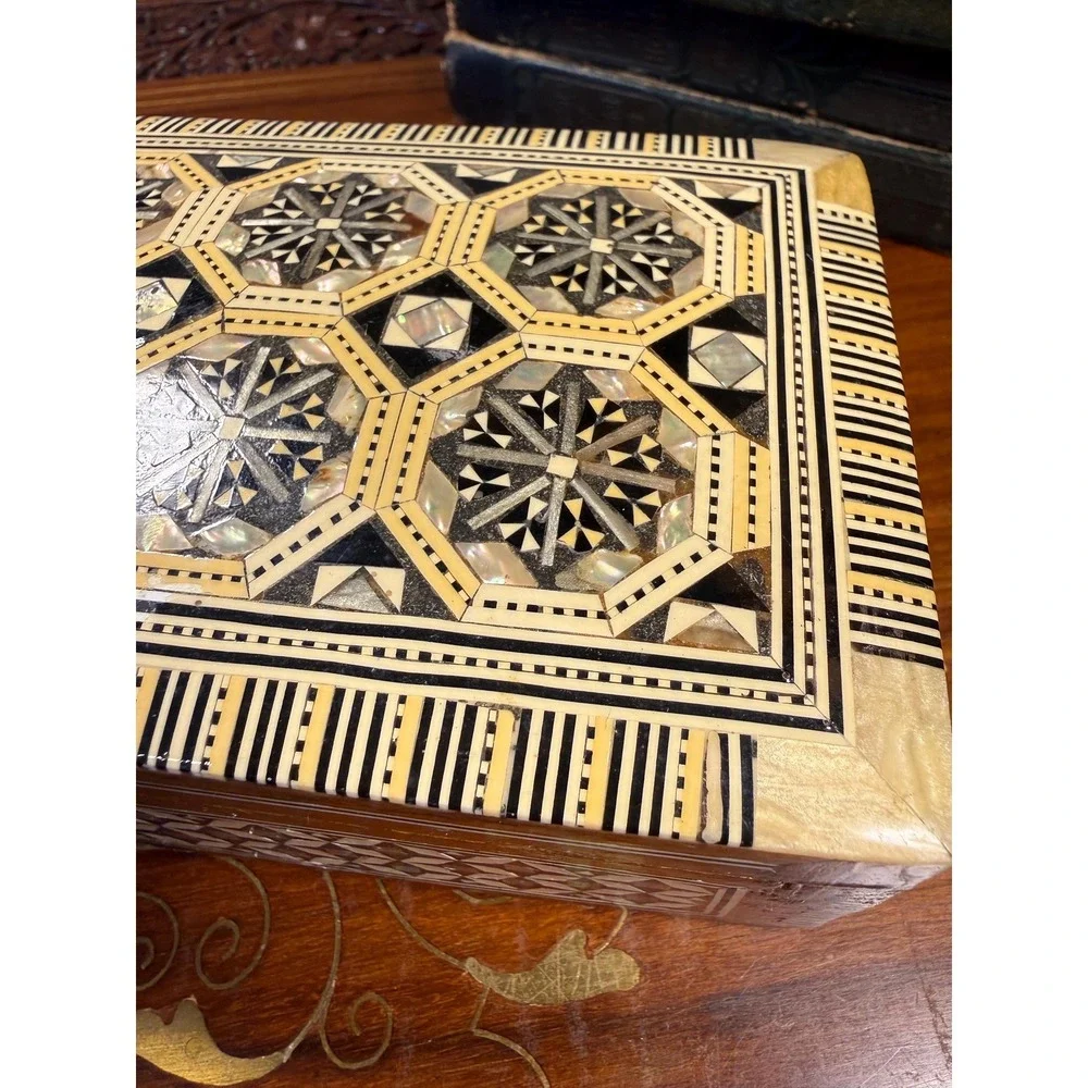 N/A vintage marquetry